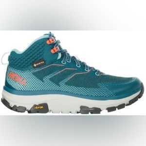 NWB Hoka Women’s Sky TOA GTX Hiking Shoes in size 7